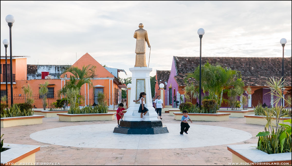 Children play around the monument to Benito Juárez on the main square. Palizada is the only town in the area that has preserved 185 houses with original tiles, brought from Marseille as ballast in ships that would then carry “palo de tinte” overseas. (Photo © Roselys Oropeza).